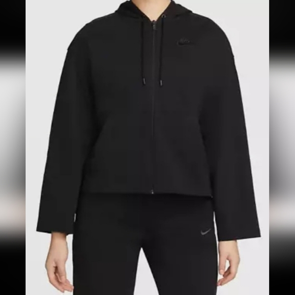 Nike Jackets & Blazers - WOMEN'S Nike Full Zip Hoodie Black Wide Arms Size Medium ✨️HP✨️